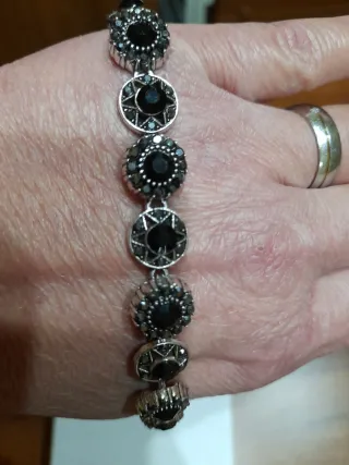 Bracciale acciaio con pietre nere