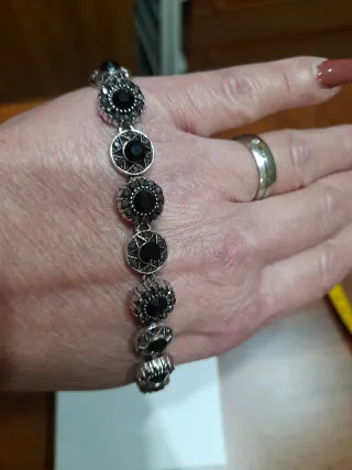 Bracciale acciaio con pietre nere