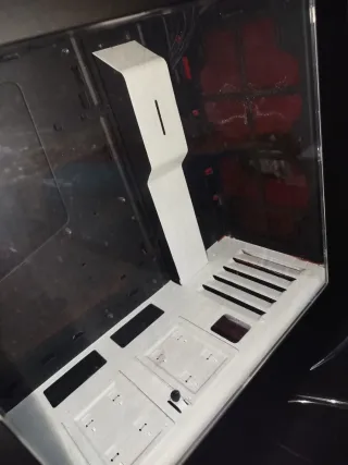 Caja PC Gaming Negra y Roja