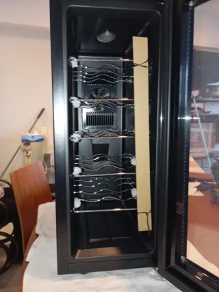 Vinoteca SAIVOD Nueva sin estrenar