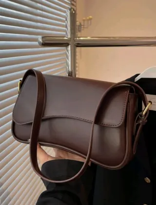 Bolso bandolera elegante marrón