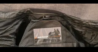 Cazadora de Piel Negra