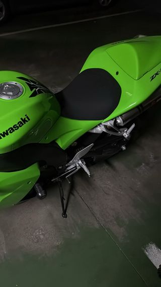 Kawasaki ZX10R Verde año 2007 32400 kilometros