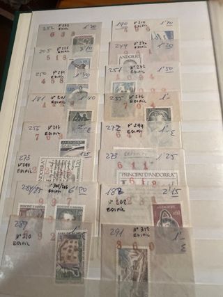 Álbum clasificador sellos Andorra mas de 60 sellos