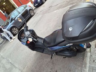 Yamaha NMAX 125cc Azul y Negra