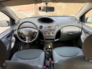 Toyota Yaris 2005 1.3VVT-i ECo C