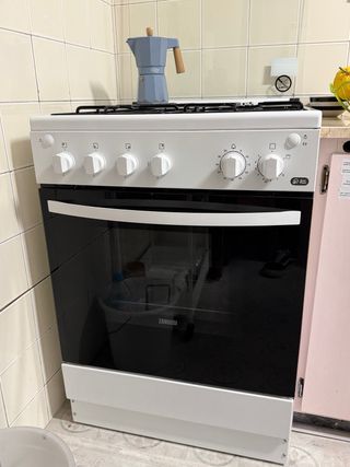 Cocina de gas butano Zanussi