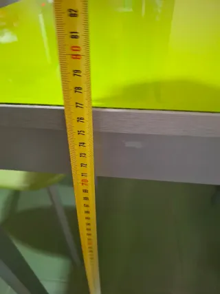 Mesa y 4 sillas comedor/cocina