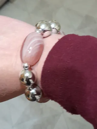 Bracciale elastico con sfere argento e pietre rosa