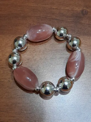 Bracciale elastico con sfere argento e pietre rosa