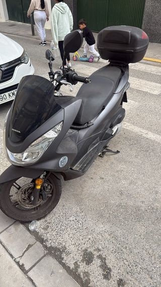Honda PCX 125 cc Gris 43.000 km