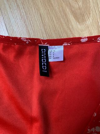 Vestido rojo estampado floral