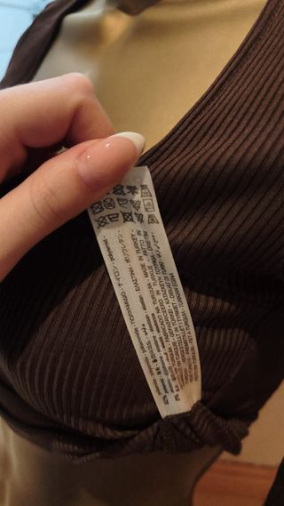 Camiseta Bershka manga larga escote cuadrado