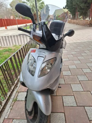 Daelim NS3 125cc Plata
