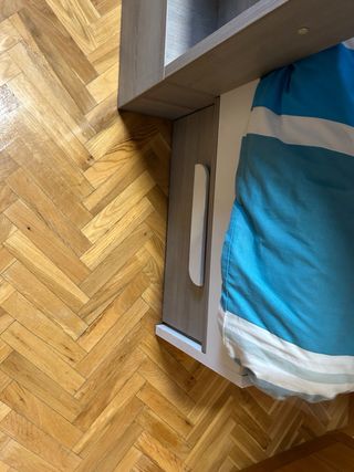 Cama tren Conforama con armario