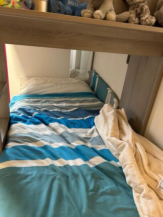 Cama tren Conforama con armario