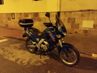 Aprilia Pegaso 650 Roja