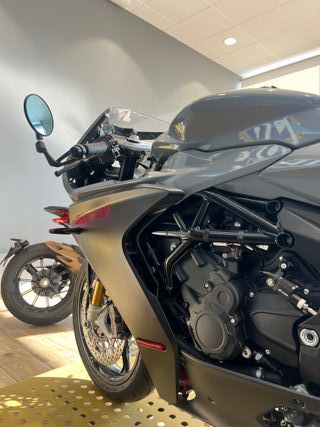 MV Agusta Superveloce gris/rojo