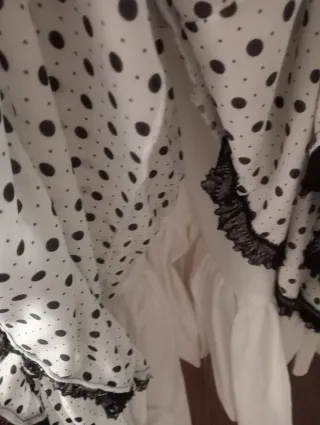 Traje de flamenca blanco y negro