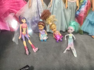 Lote Barbie, Disney y otras muñecas