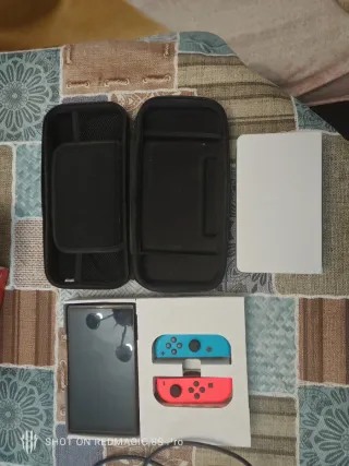 Nintendo Switch OLED Bianca e Nera