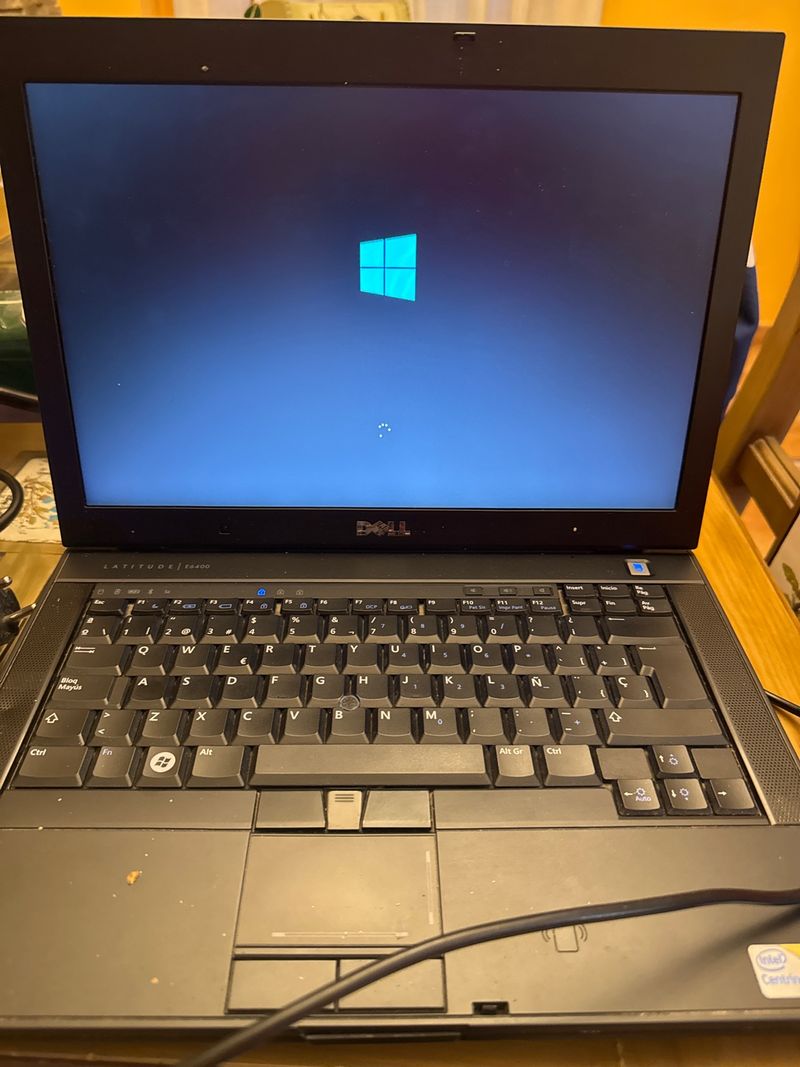Portátil Dell Latitude E6400