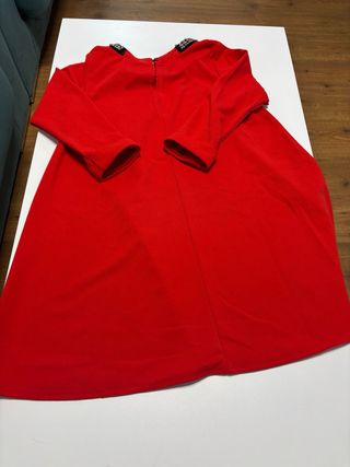 Vestido Rojo Talla M con Adorno