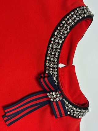 Vestido Rojo Talla M con Adorno