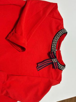Vestido Rojo Talla M con Adorno