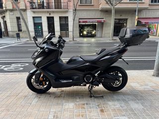 Yamaha T-Max 560 Tech Max 2025 Negra