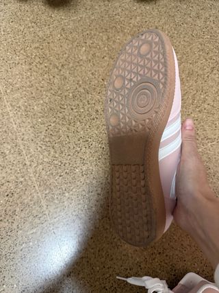 Zapatillas rosas y blancas