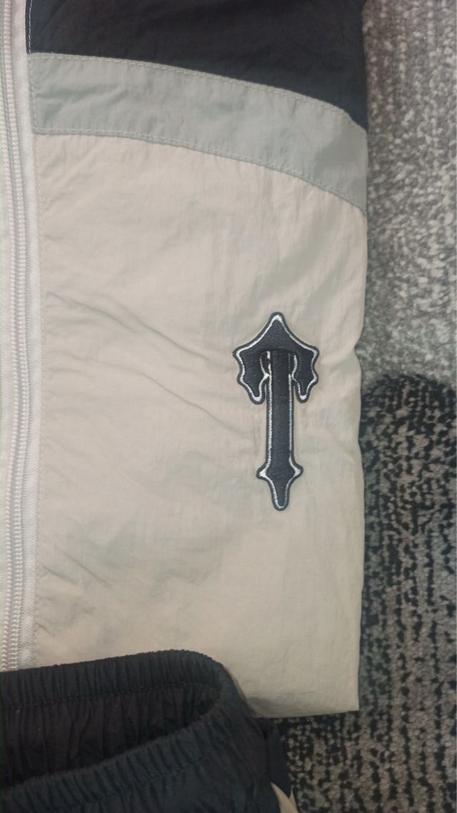 Tuta Trapstar nylon nera e bianca