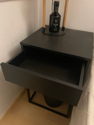 Mesitas de noche Ikea negras VIKHAMMER