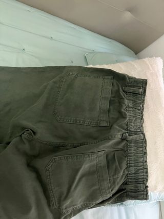 Pantalón vaquero verde