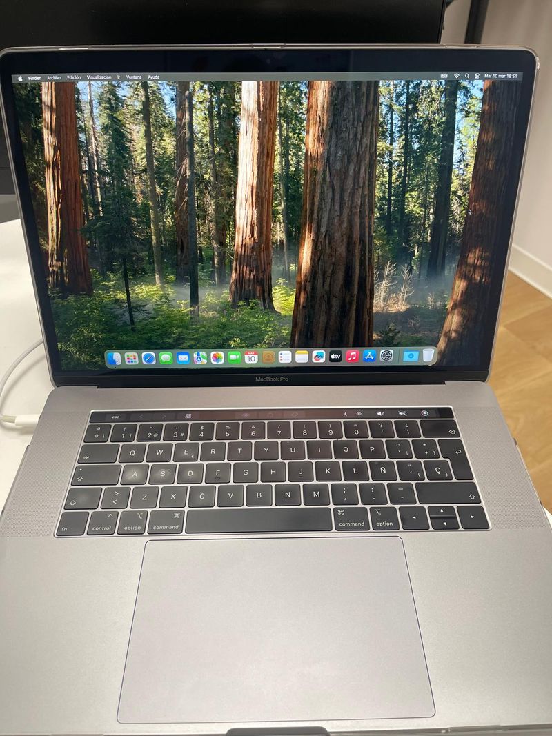 MacBook Pro 15 2019 Plata