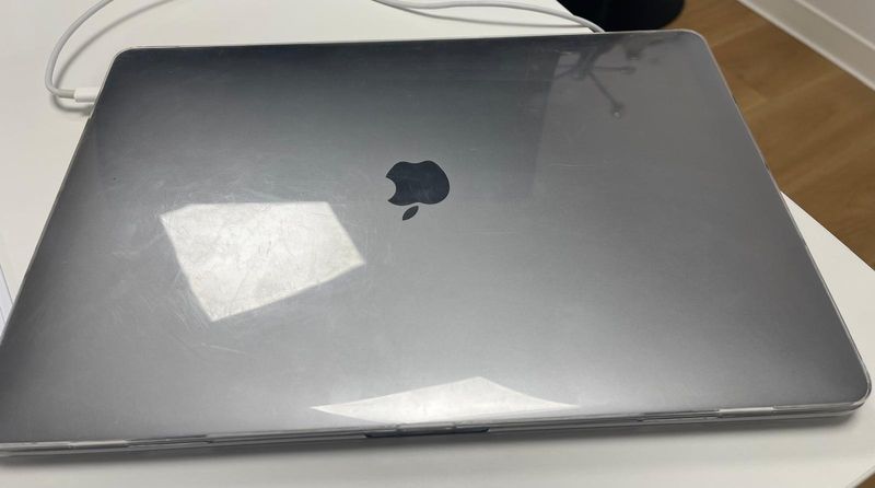 MacBook Pro 15 2019 Plata afbeelding 2