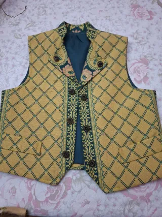 Chaleco niño fallero amarillo y verde, talla 7-8