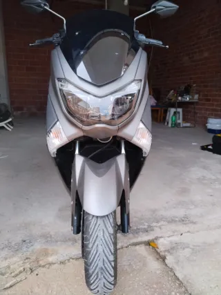 Yamaha NMAX 2019 Gris