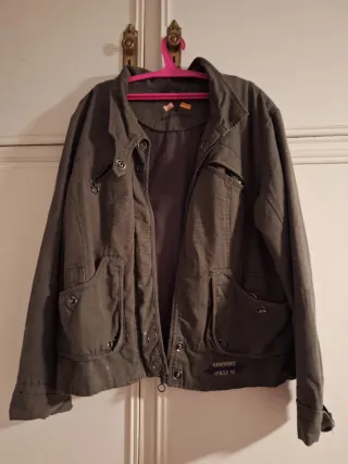 Chaqueta militar verde oliva