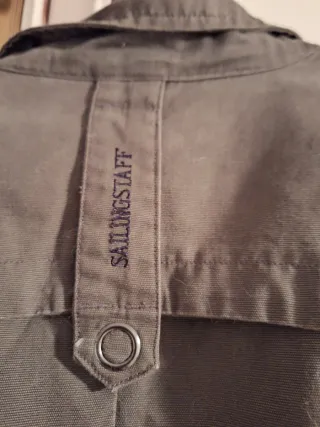 Chaqueta militar verde oliva