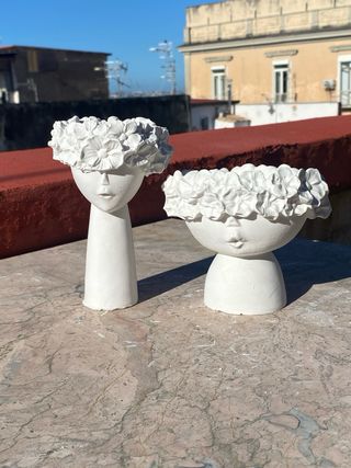 Set 2 vasi in gesso testa donna