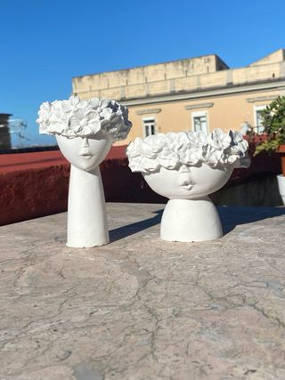 Set 2 vasi in gesso testa donna