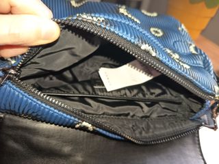 Bolso Desigual azul con estampado floral