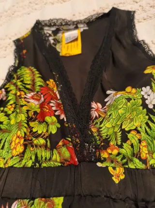 Top lencero Colcci floral negro