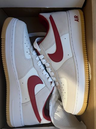Nike Air Force 1 Crema y Rojo