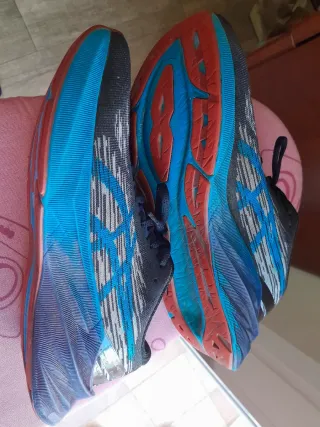 Zapatillas Asics Novablast 3 Talla 42.5