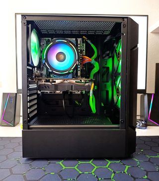 PC GAMING COMPLETAMENTE NUEVO - RX580 - 16GB