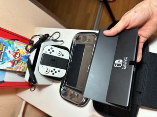 Nintendo Switch OLED Blanca + Accesorios