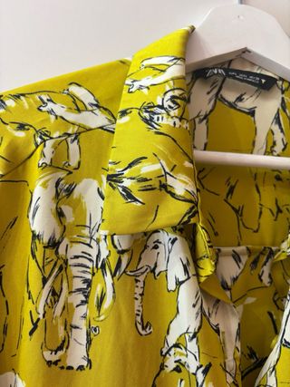 Camisa estampada amarilla zara L