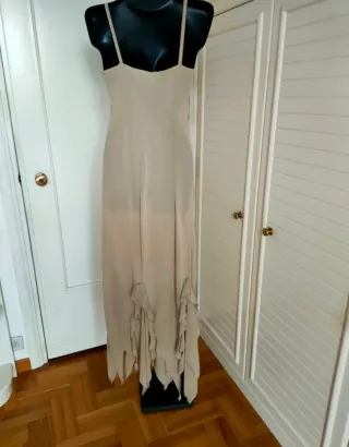 Vestito lungo spalline sottili